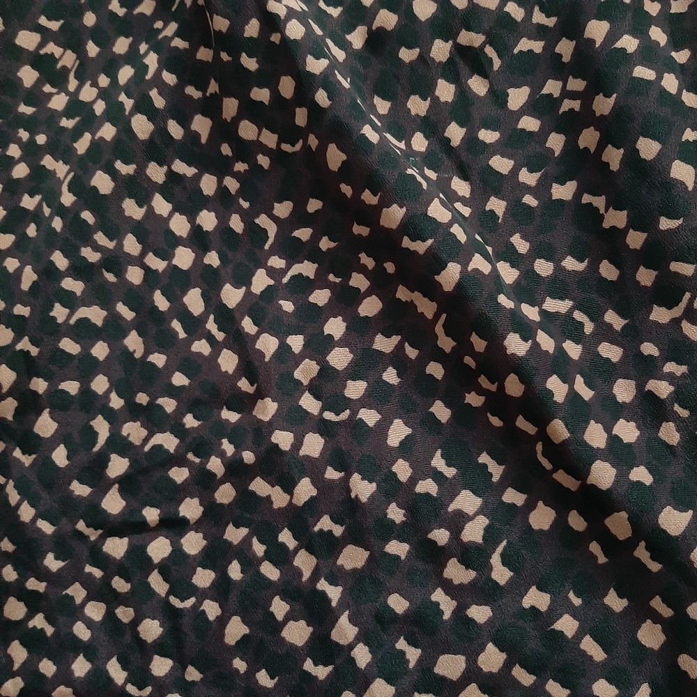BCBG Lightweight Open Back Tank Patterned Front Buttons Size Small - Picture 3 of 6